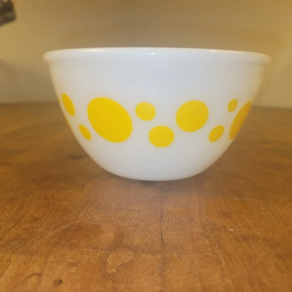 Vtg Federal Glass Yellow Polka Dot Mixing Bowl - 6
